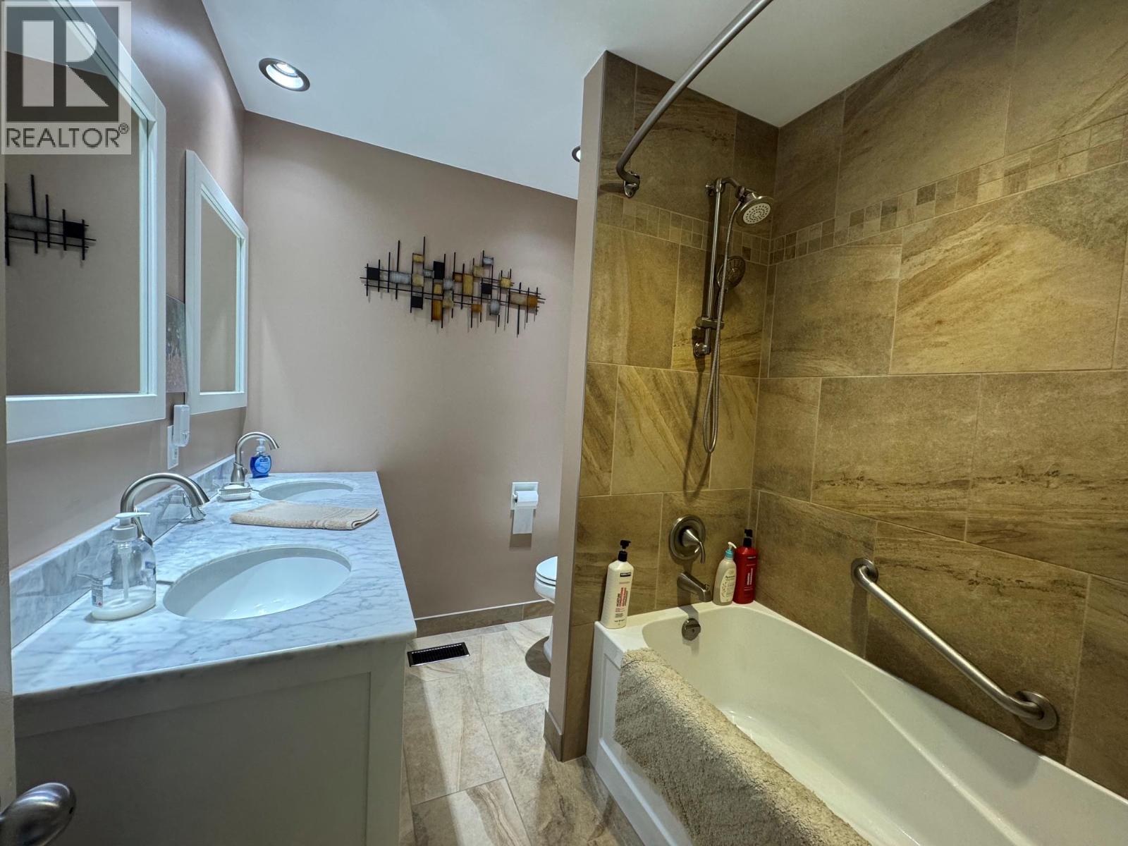 2176 Merritt Avenue - 8