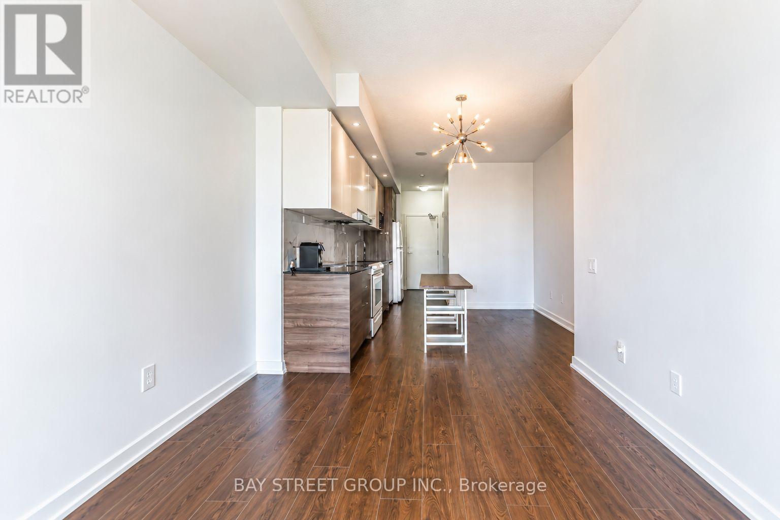 #2906 121 MCMAHON DRIVE - 21