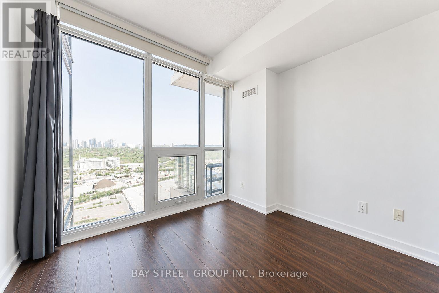 #2906 121 MCMAHON DRIVE - 26