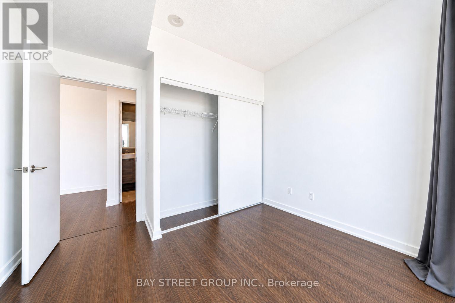 #2906 121 MCMAHON DRIVE - 27