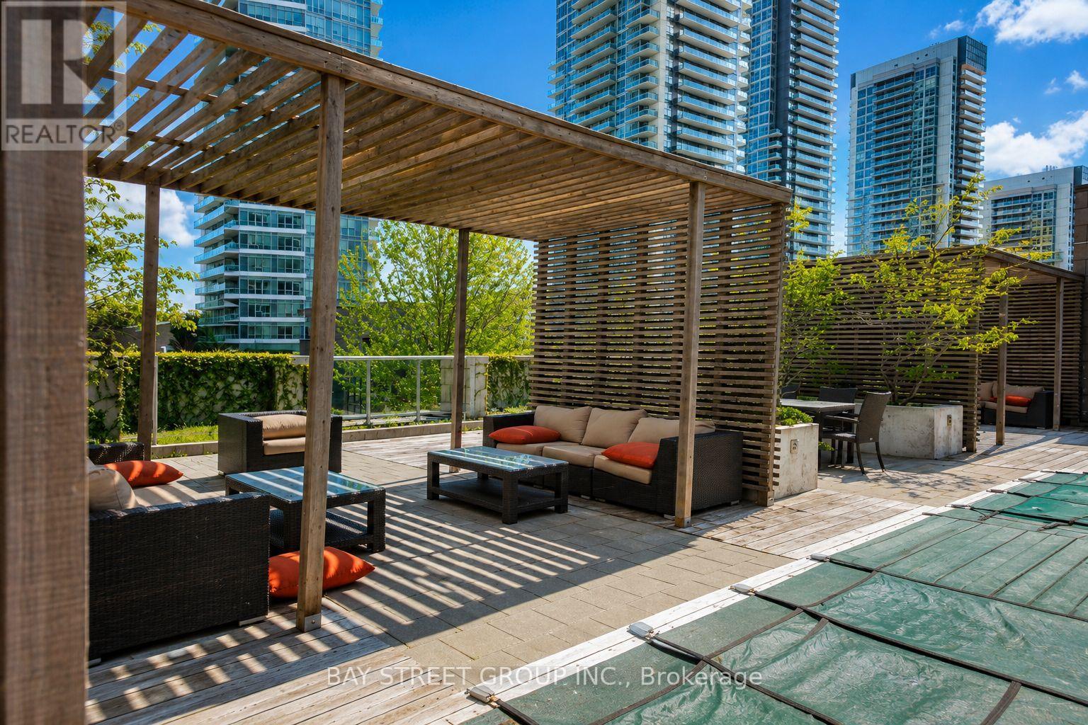 #2906 121 MCMAHON DRIVE - 4