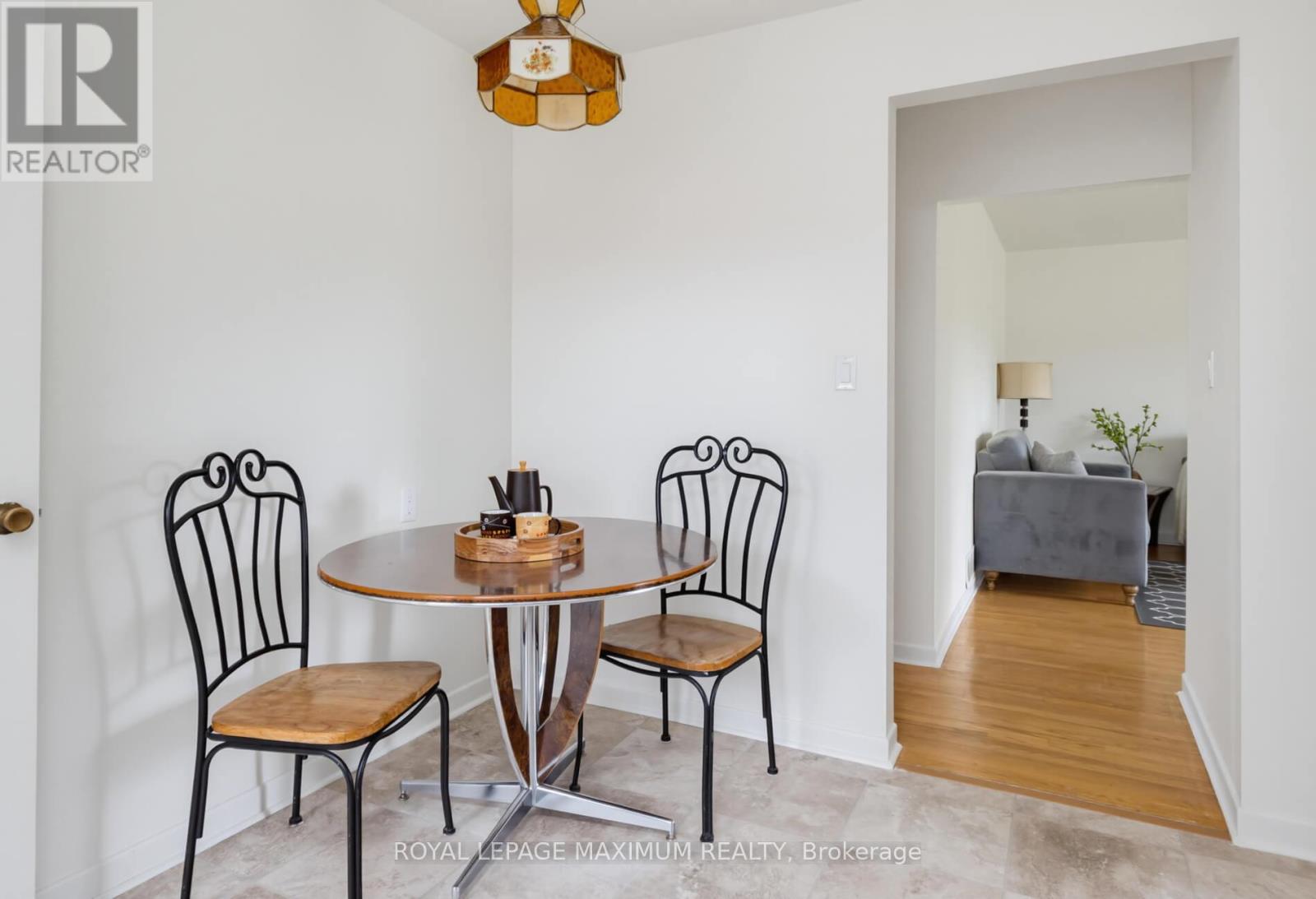 41 STRATHAVON DRIVE - 13