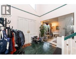 1548 Parkway Boulevard, Coquitlam, BC V3E2Y5 Photo 9