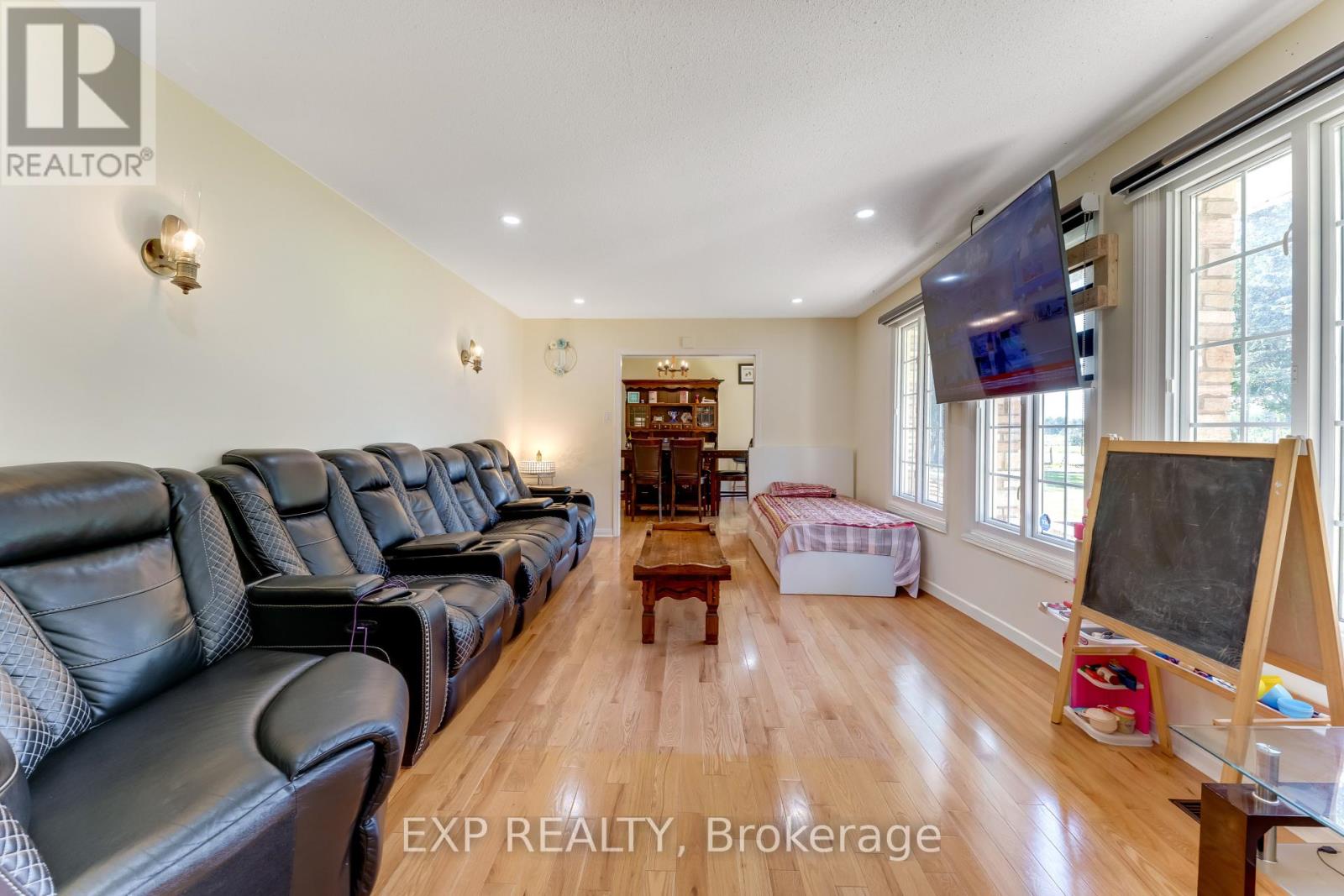 2047 HAMILTON ROAD - 28