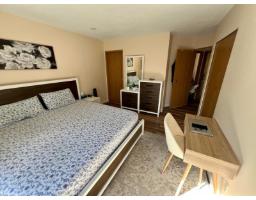 14052 66 Avenue, Surrey, BC V3W2B1 Photo 9