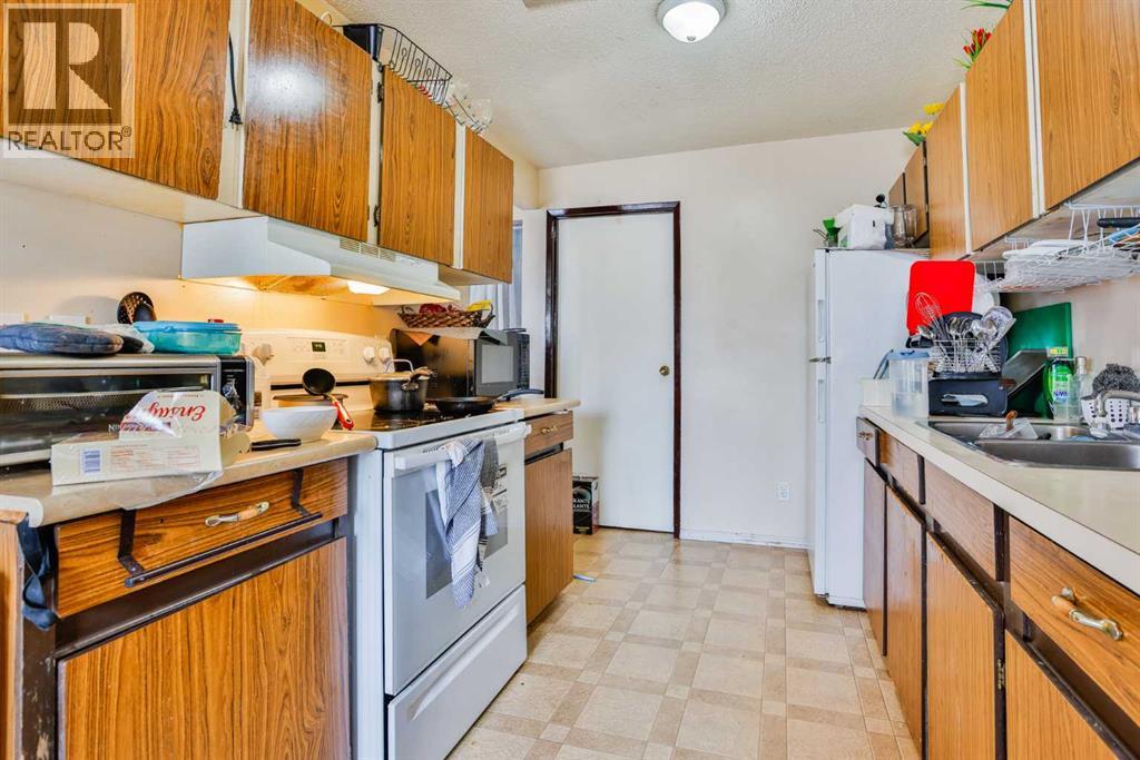 1717 St Edward Boulevard N - 20