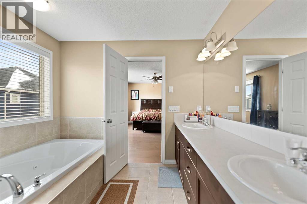 158 Cityscape Gardens NE - 34