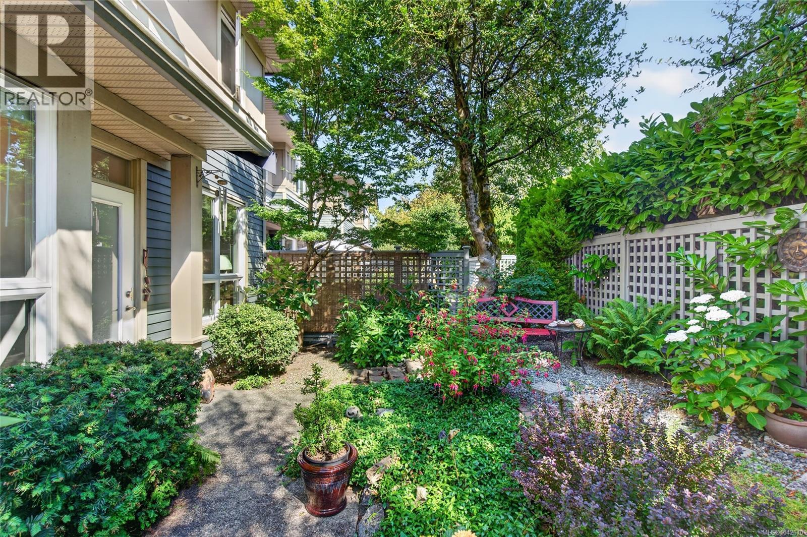 #5A 7250 West Saanich Rd - 28