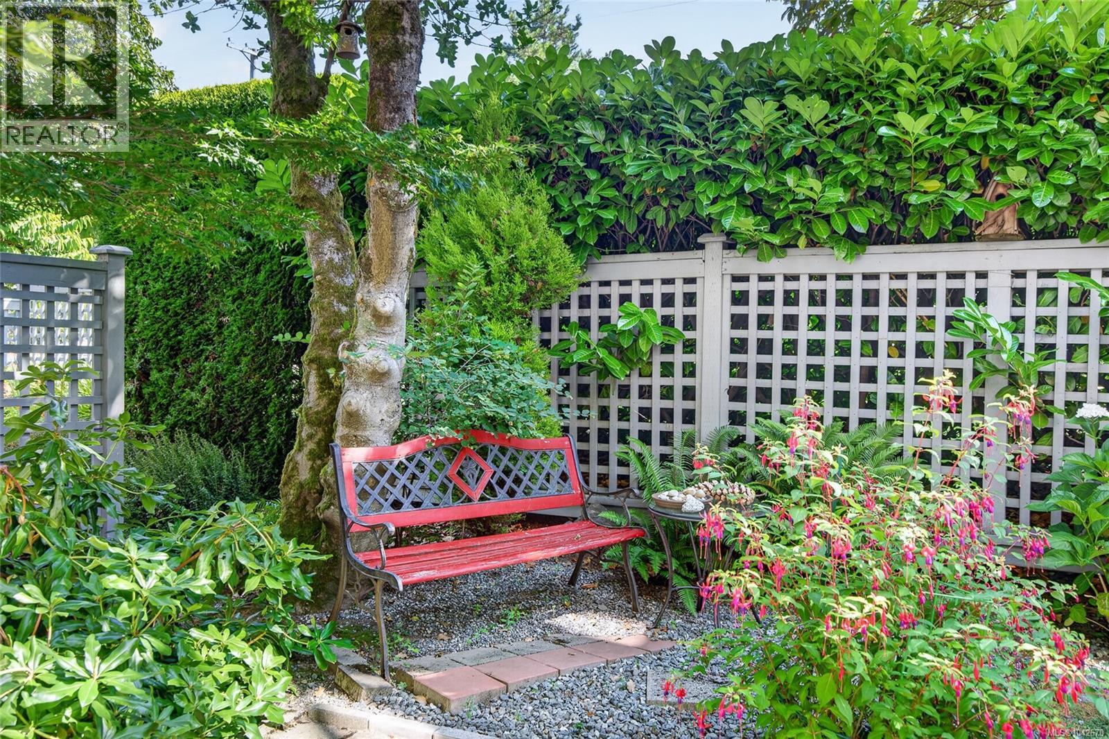 #5A 7250 West Saanich Rd - 29