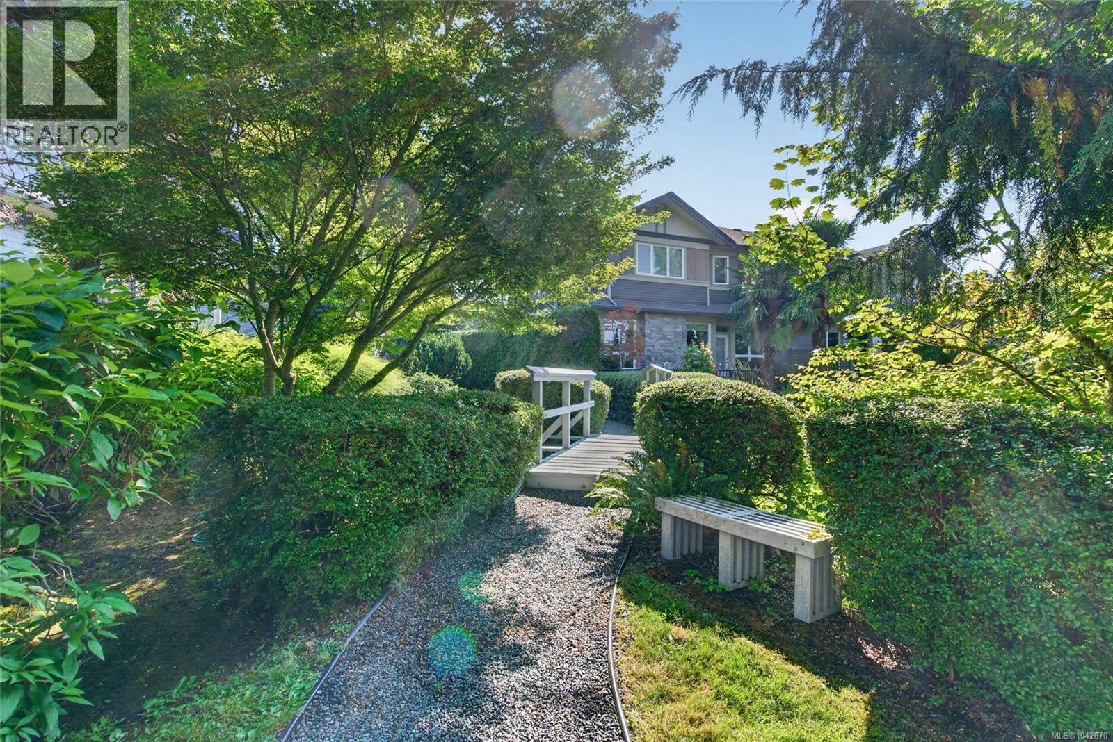 #5A 7250 West Saanich Rd - 30