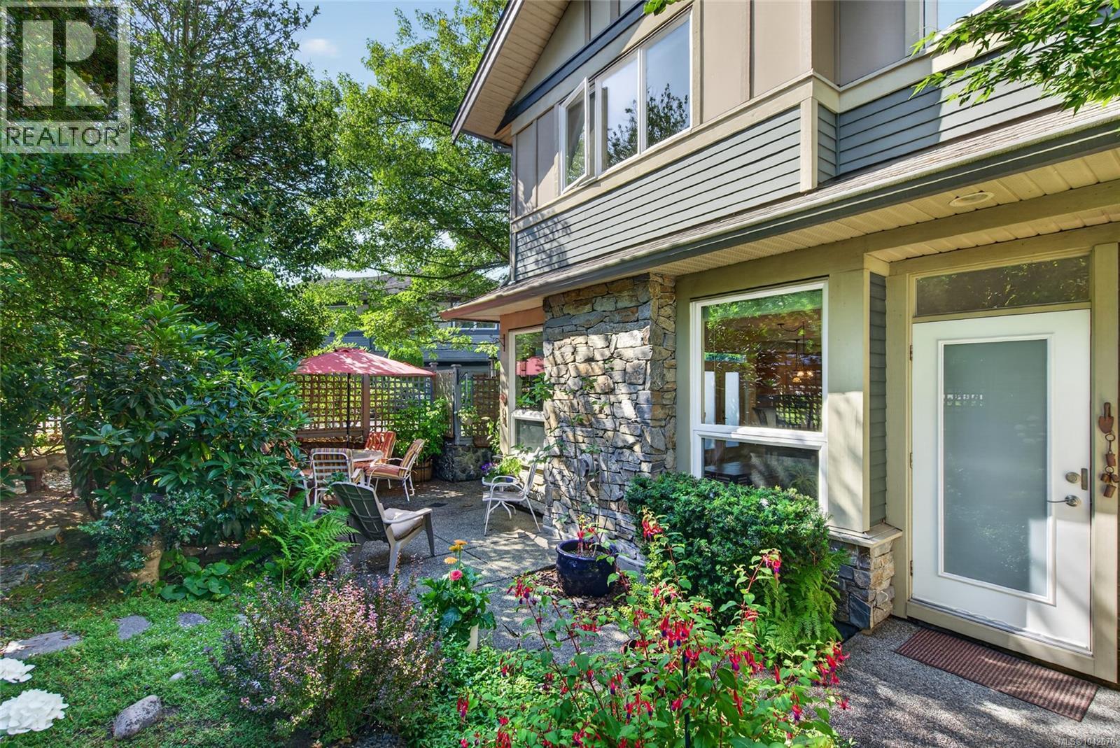 #5A 7250 West Saanich Rd - 32