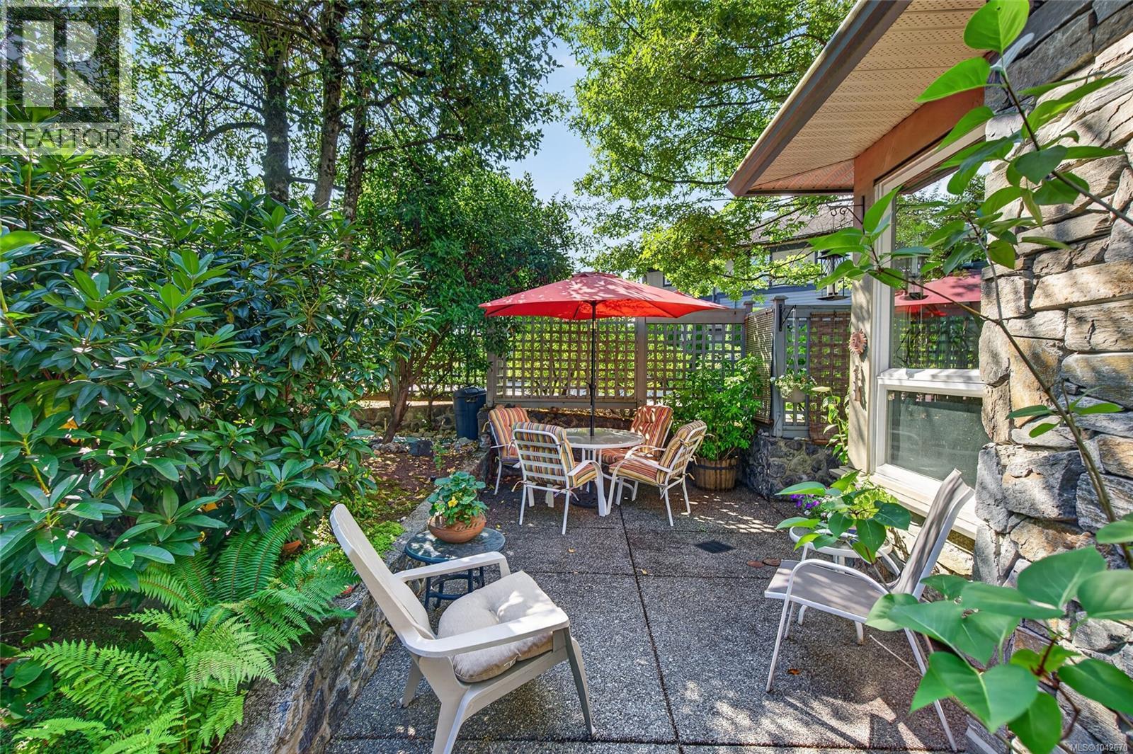 #5A 7250 West Saanich Rd - 33