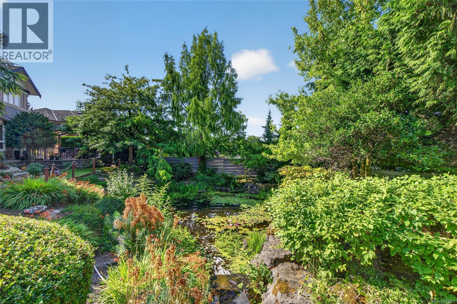 #5A 7250 West Saanich Rd - 34
