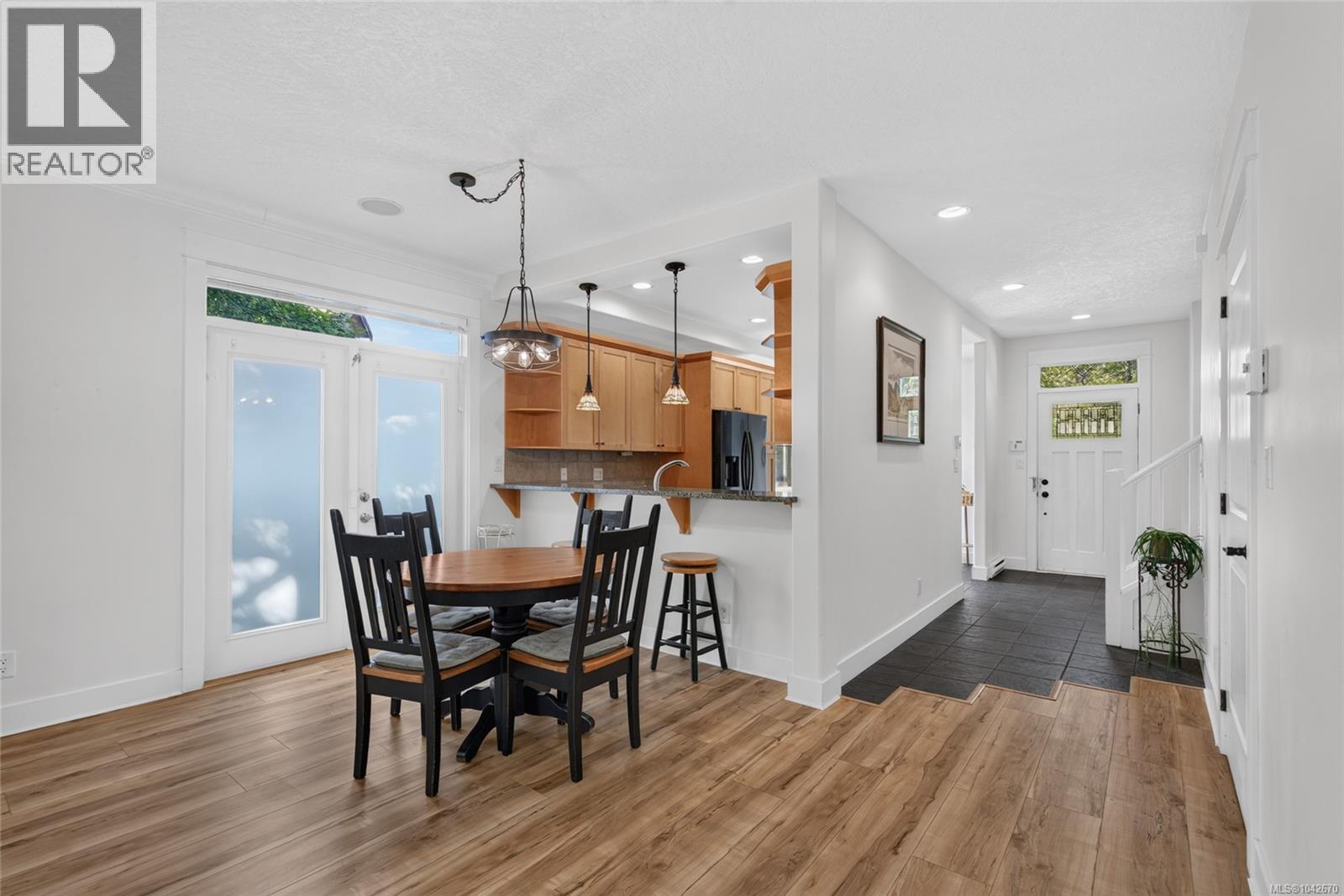 #5A 7250 West Saanich Rd - 4
