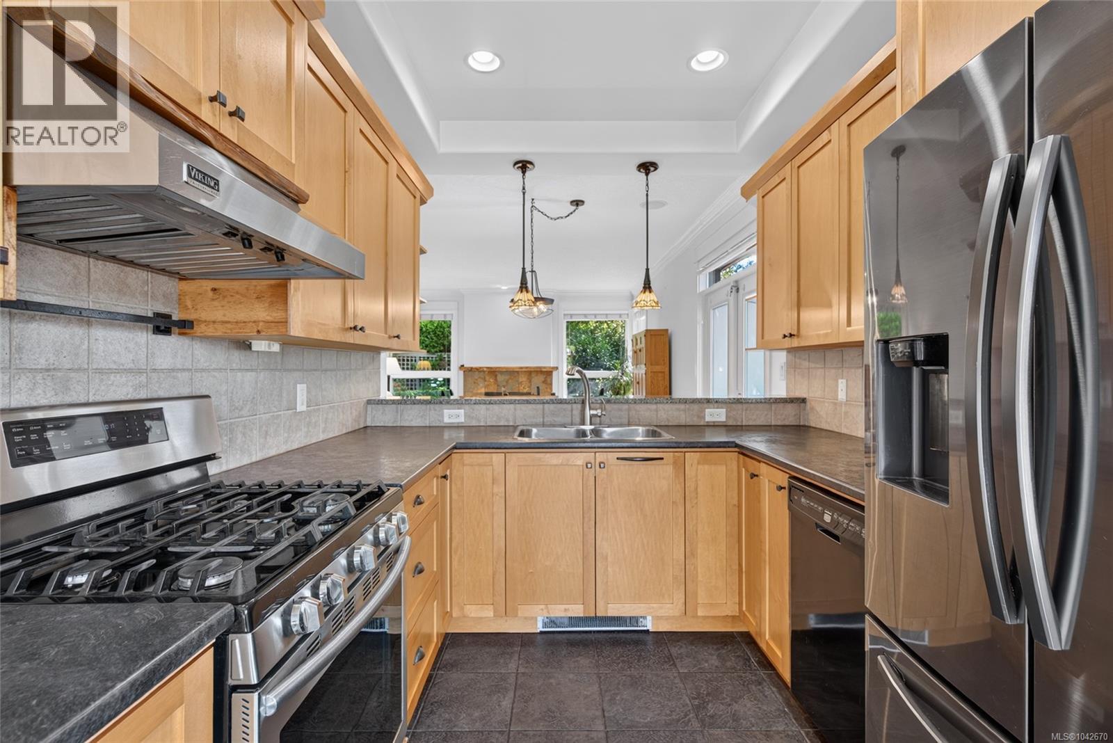 #5A 7250 West Saanich Rd - 8