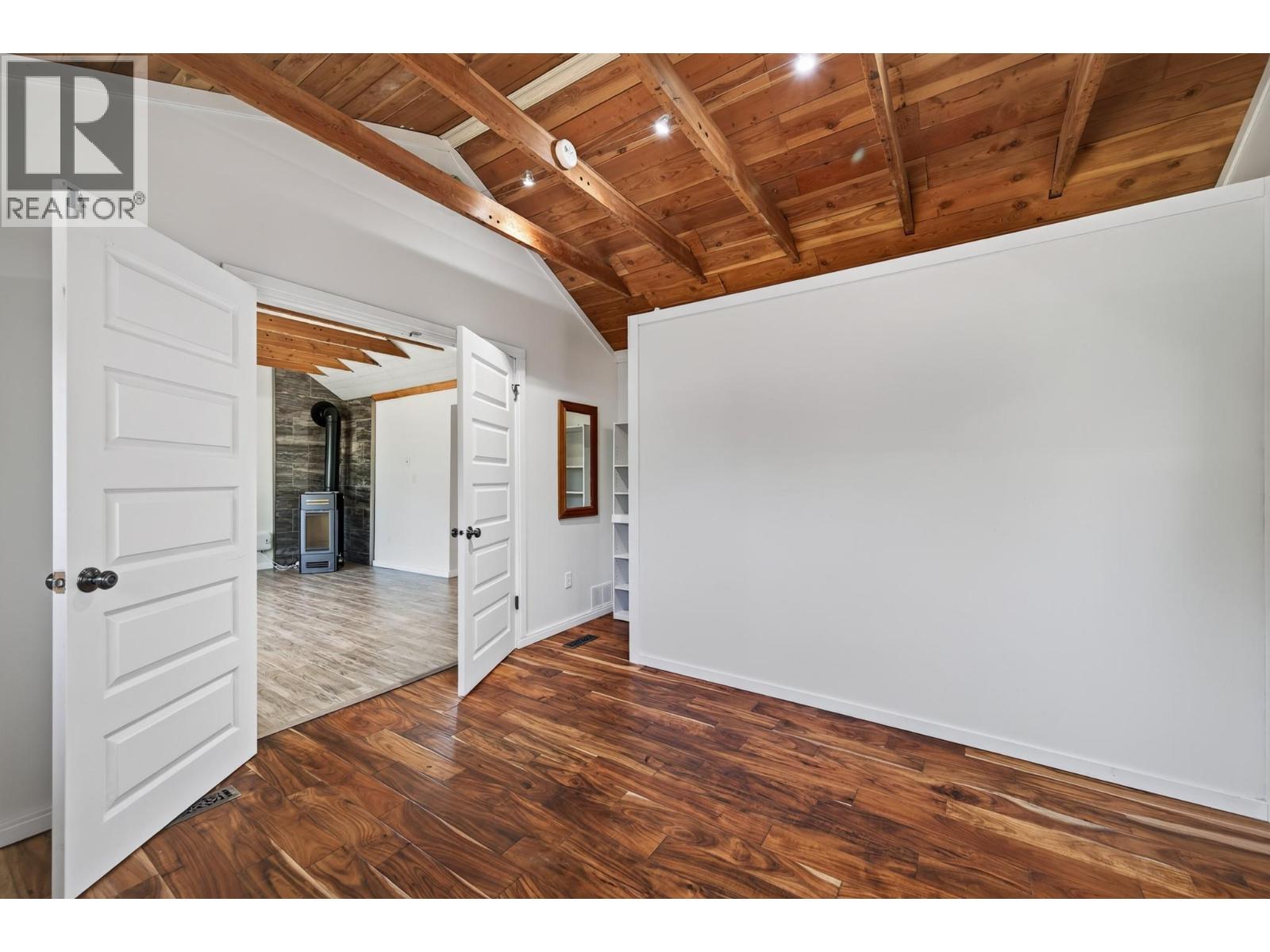501 MacKenzie Avenue - 17