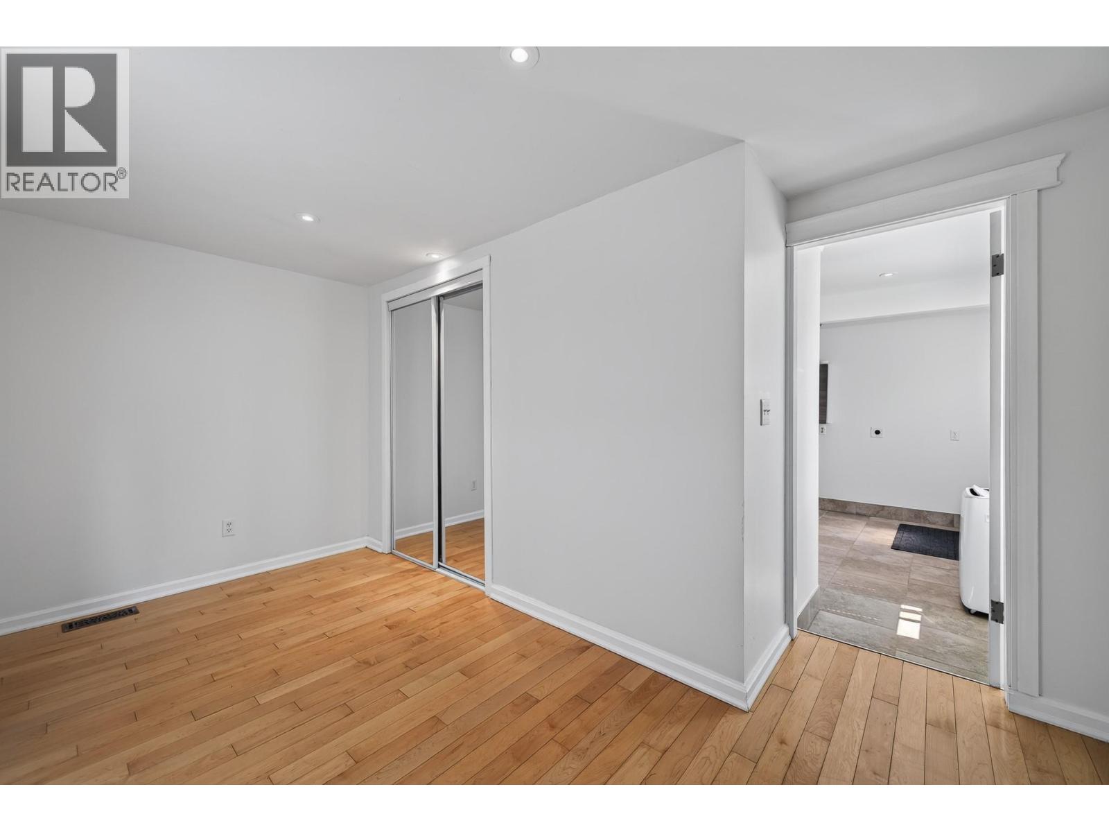 501 MacKenzie Avenue - 21