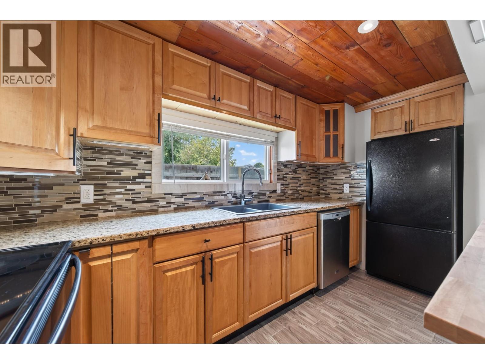 501 MacKenzie Avenue - 3