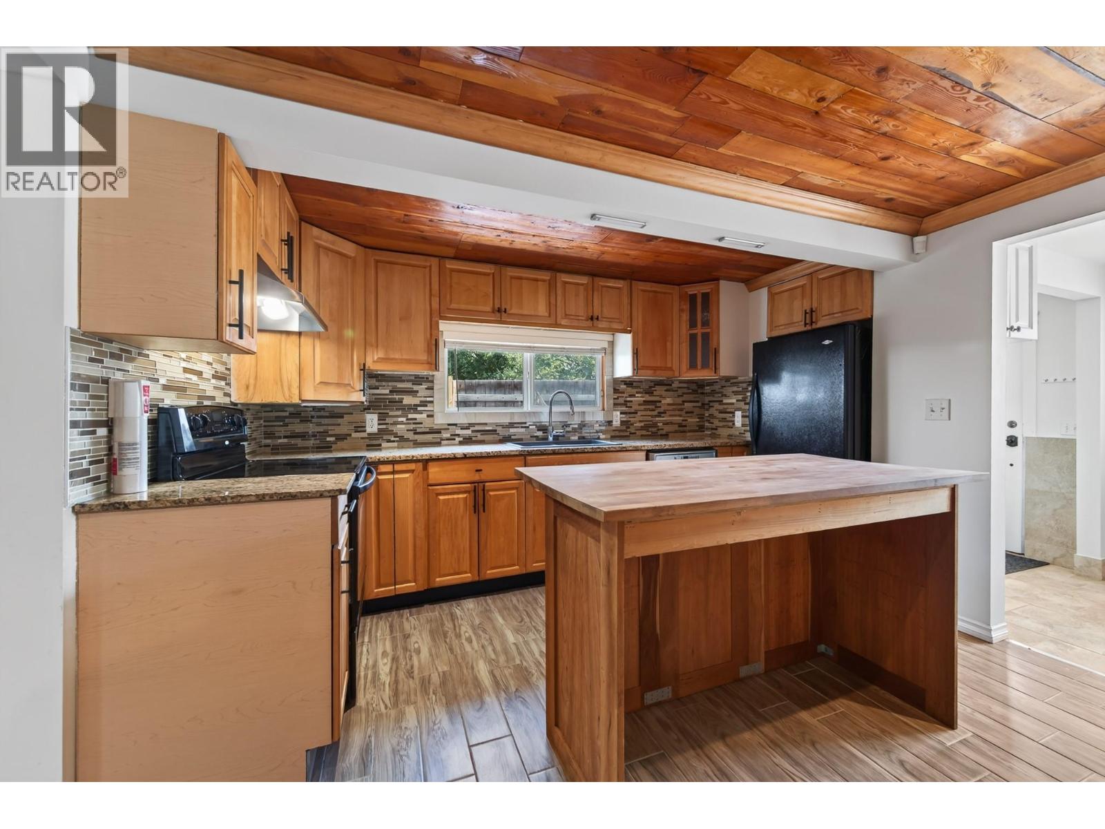 501 MacKenzie Avenue - 13