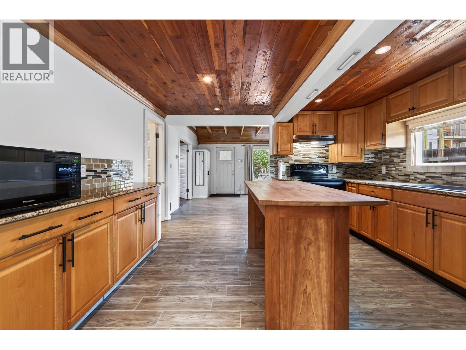 501 MacKenzie Avenue - 14