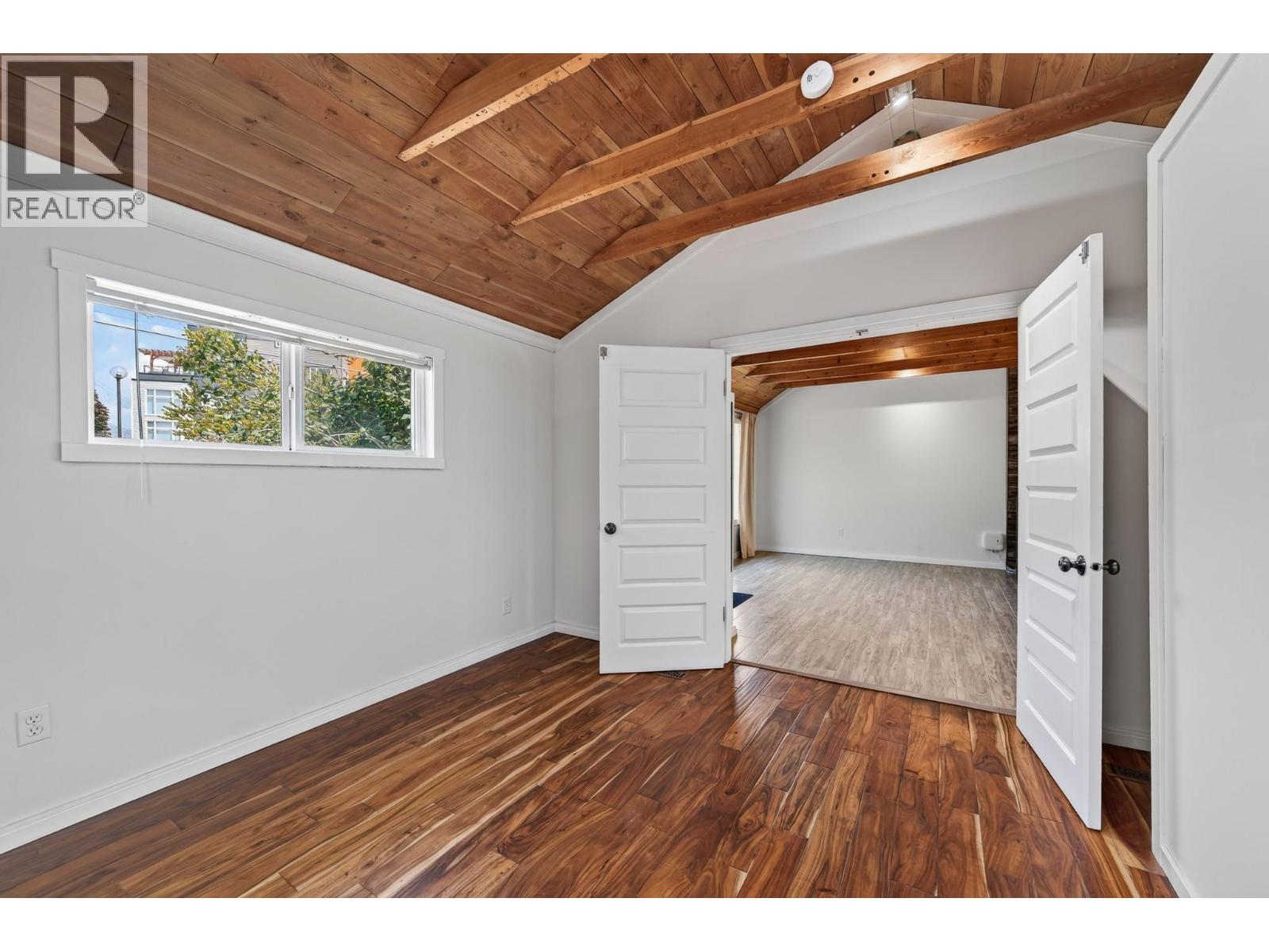 501 MacKenzie Avenue - 18