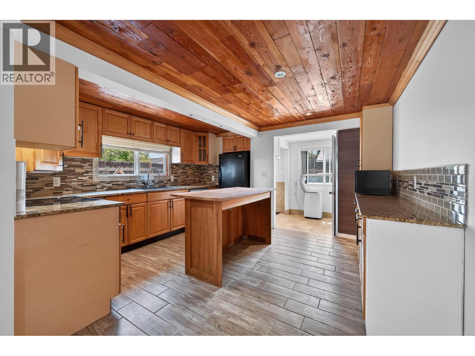 501 MacKenzie Avenue - 2