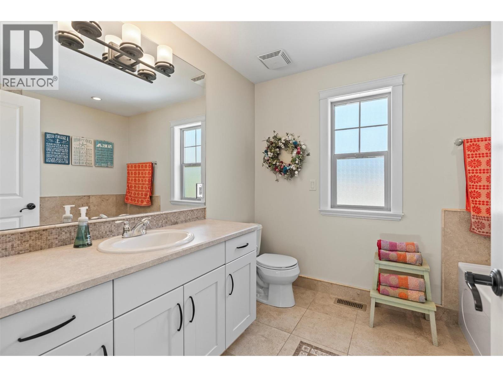 8049 Okanagan Landing Road - 51