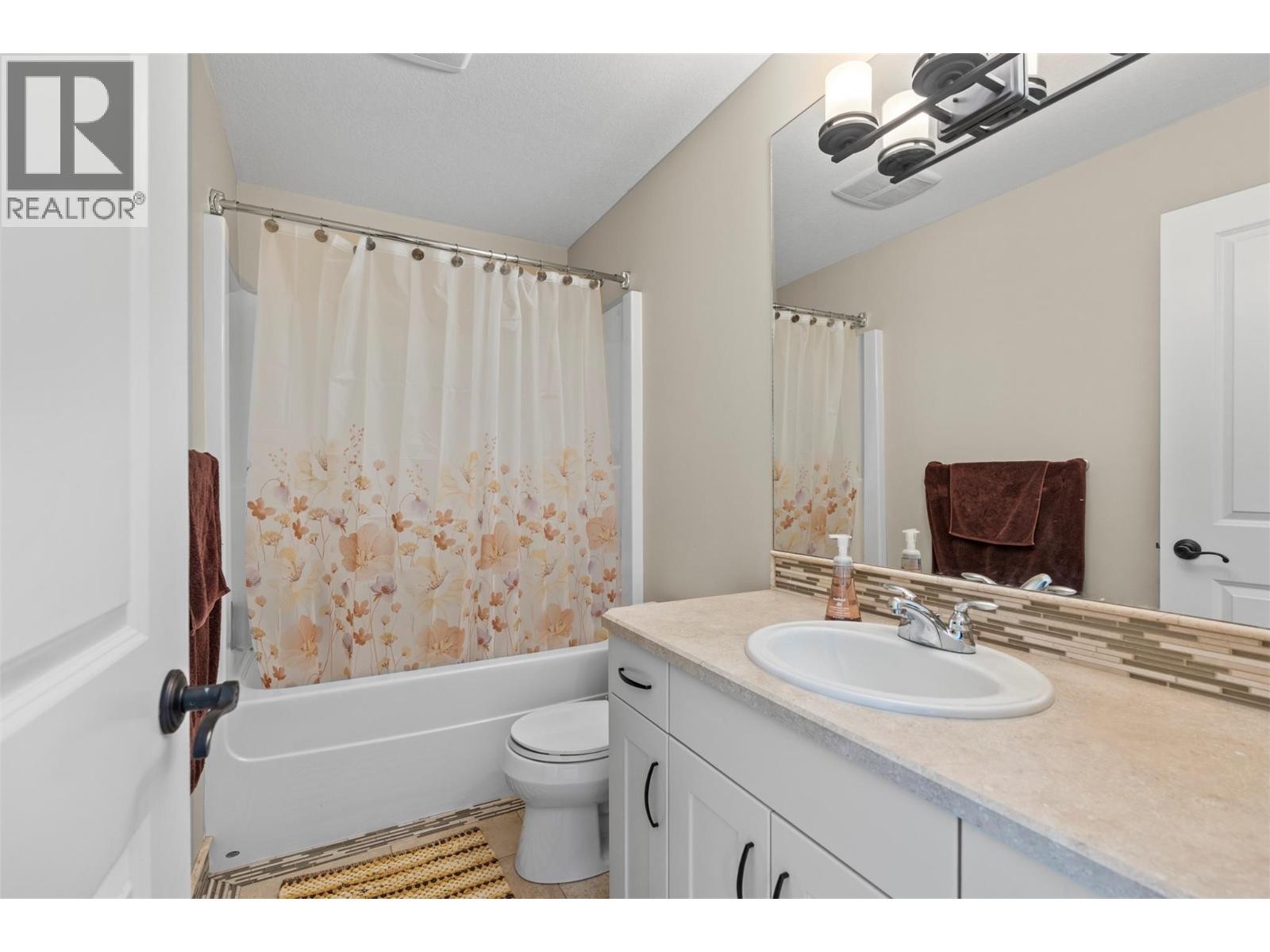 8049 Okanagan Landing Road - 48