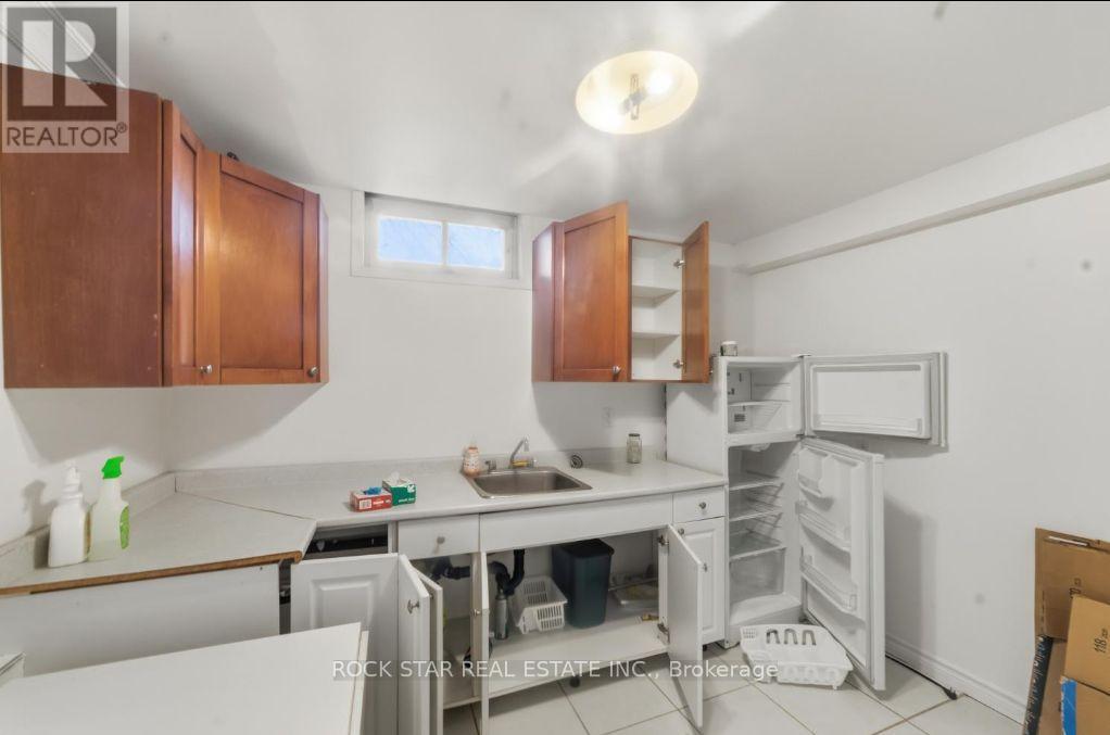 402 MIDWOOD CRESCENT - 19