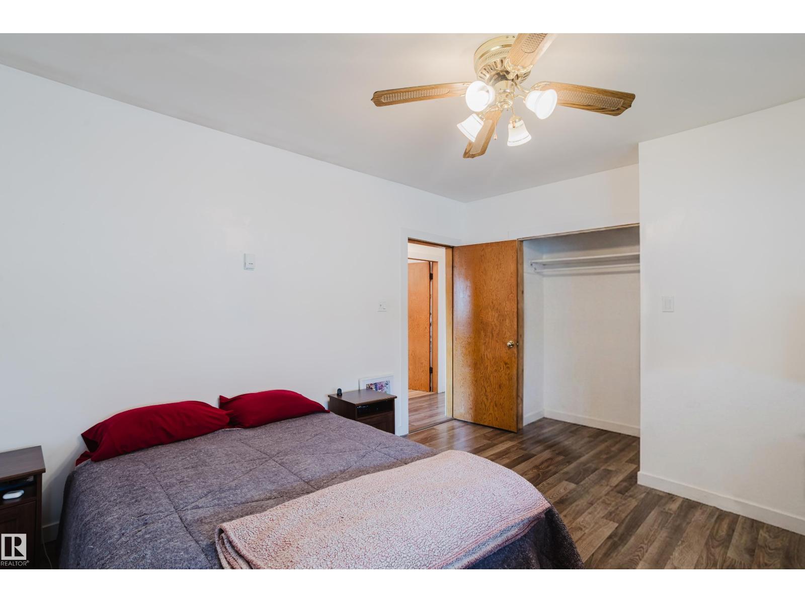 8759 78 AV NW - 13