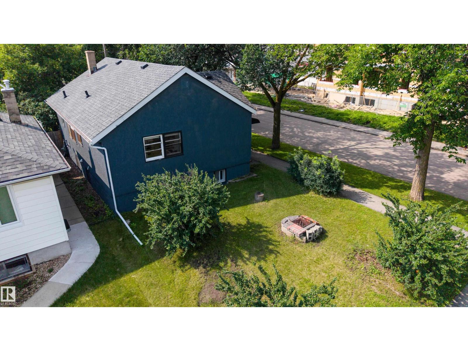 8759 78 AV NW - 39