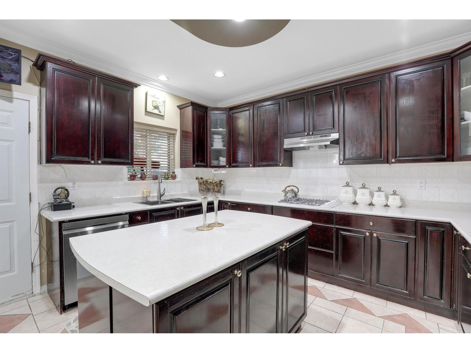 8 Bed, 6 Bath House for Sale in Surrey – 6125 132A STREET, Surrey – MLS# R3149486 - Image 29