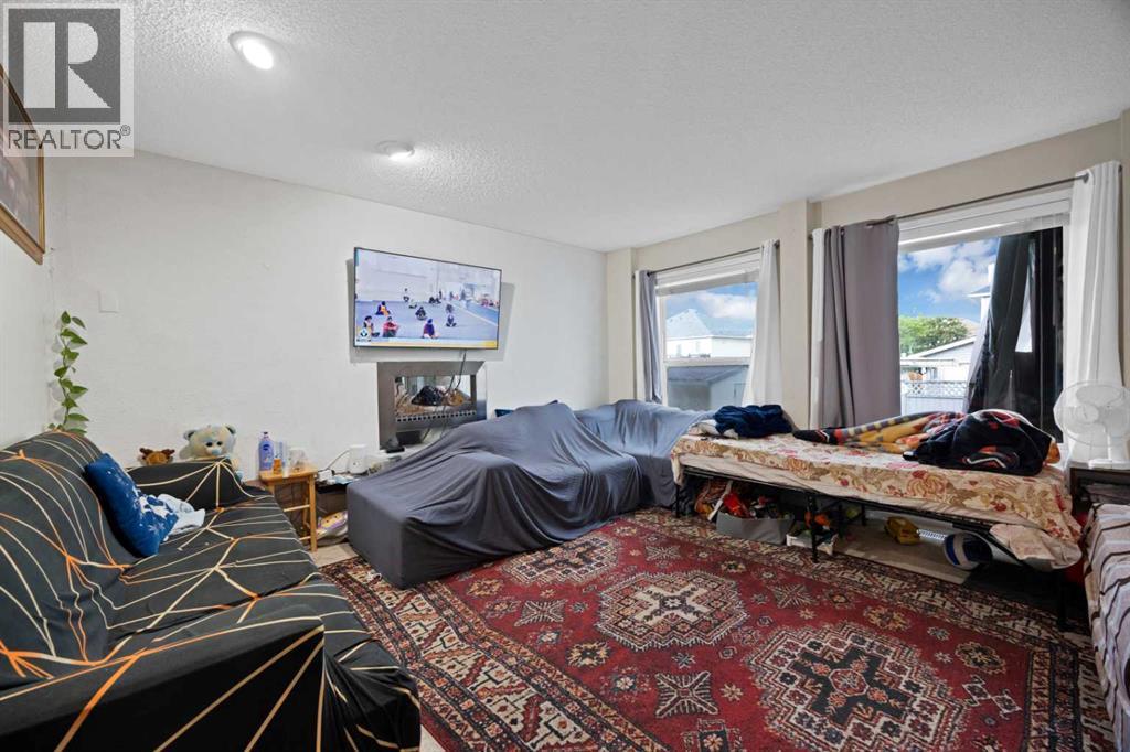 25 Martha's Meadow Place NE - 13