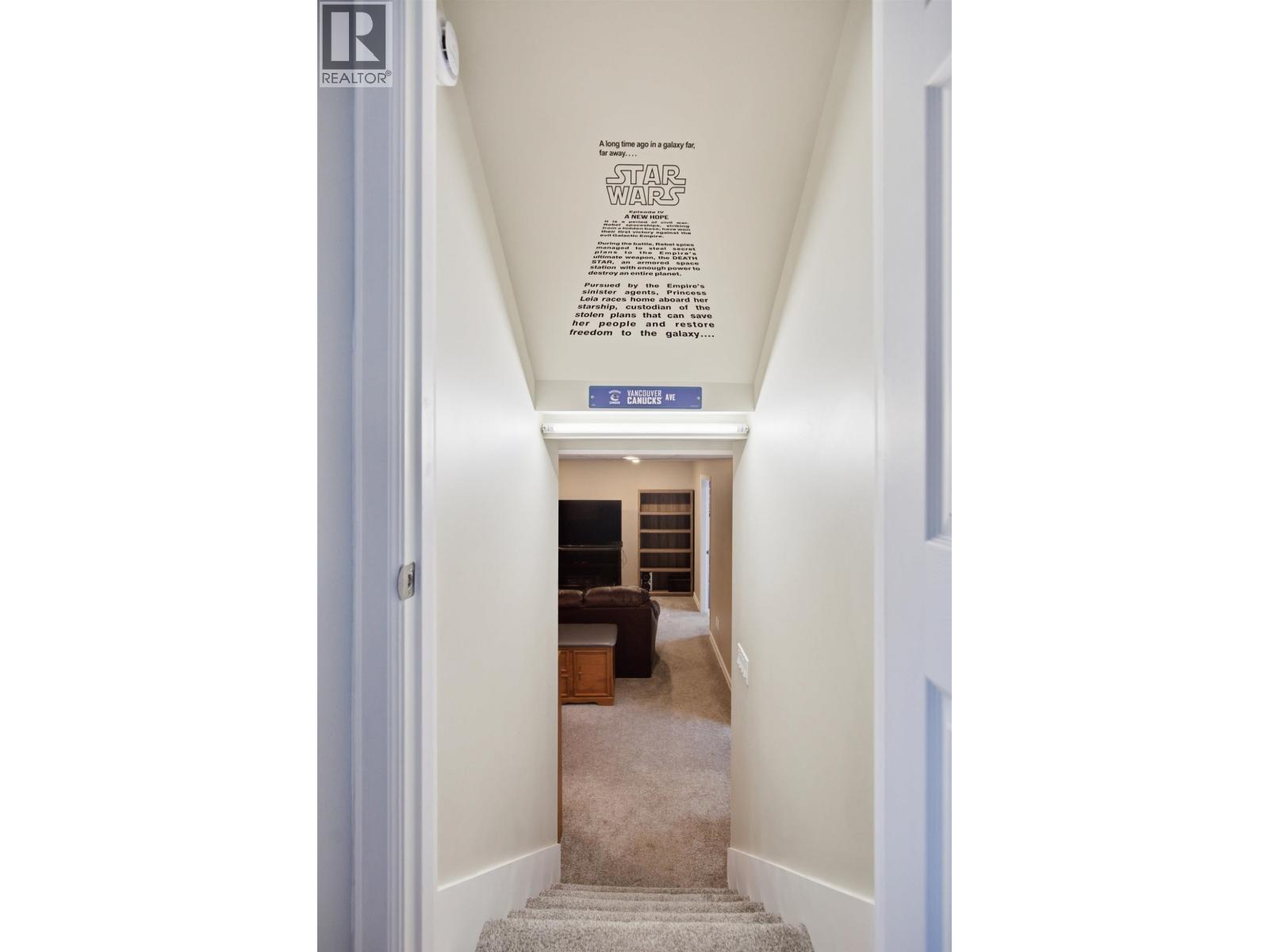 176 THACKER CRESCENT - 3