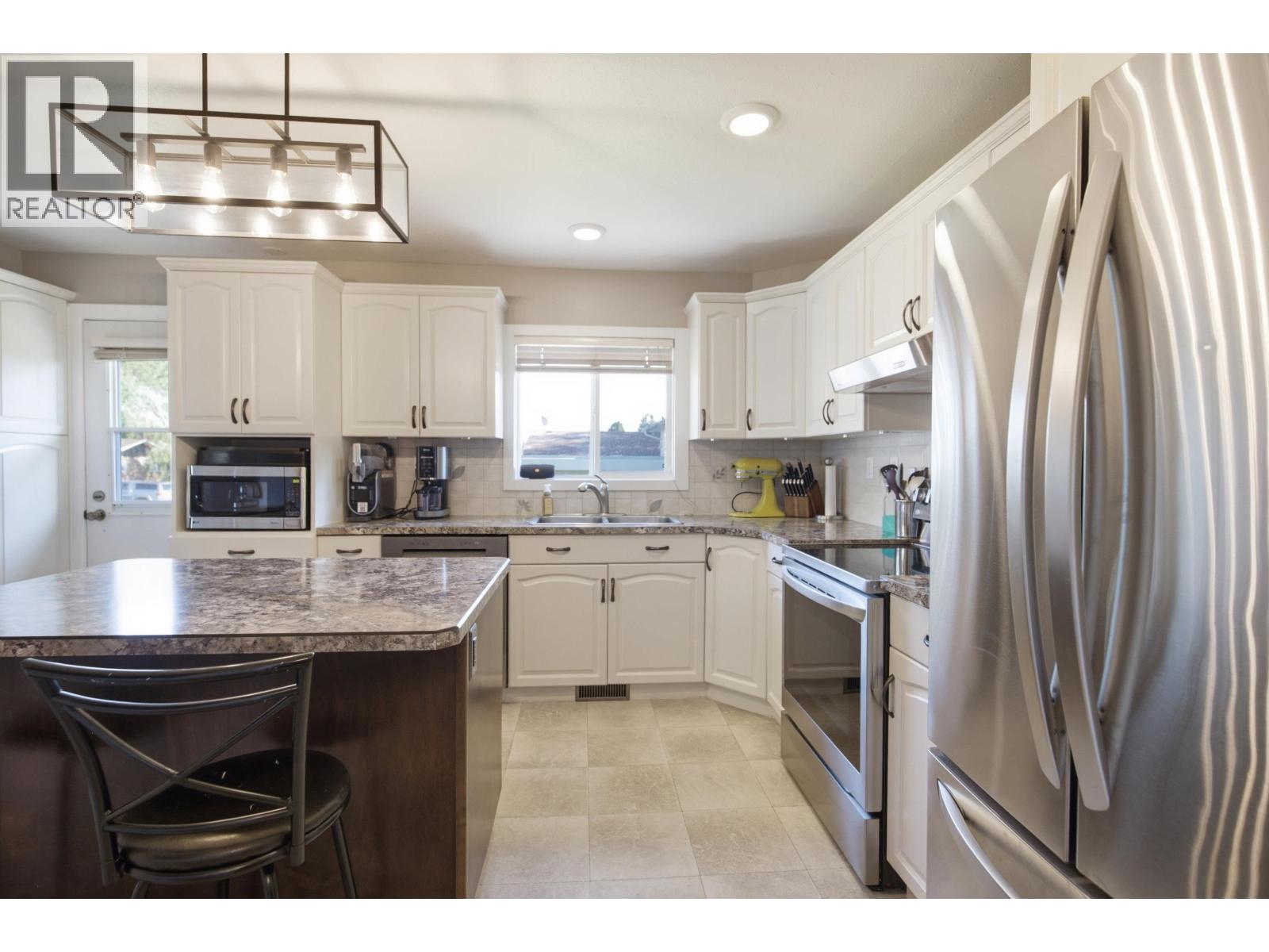 176 THACKER CRESCENT, Prince George