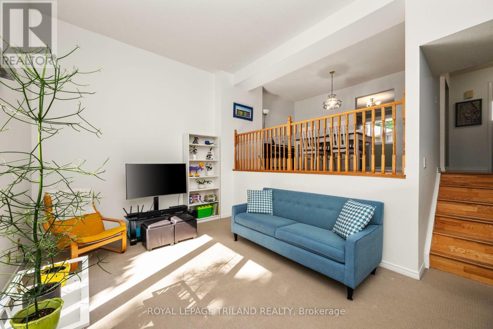 #14 300 SANDRINGHAM CRESCENT - Image 7
