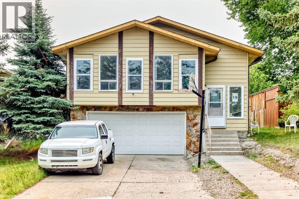 19 Berwick Crescent NW - 1