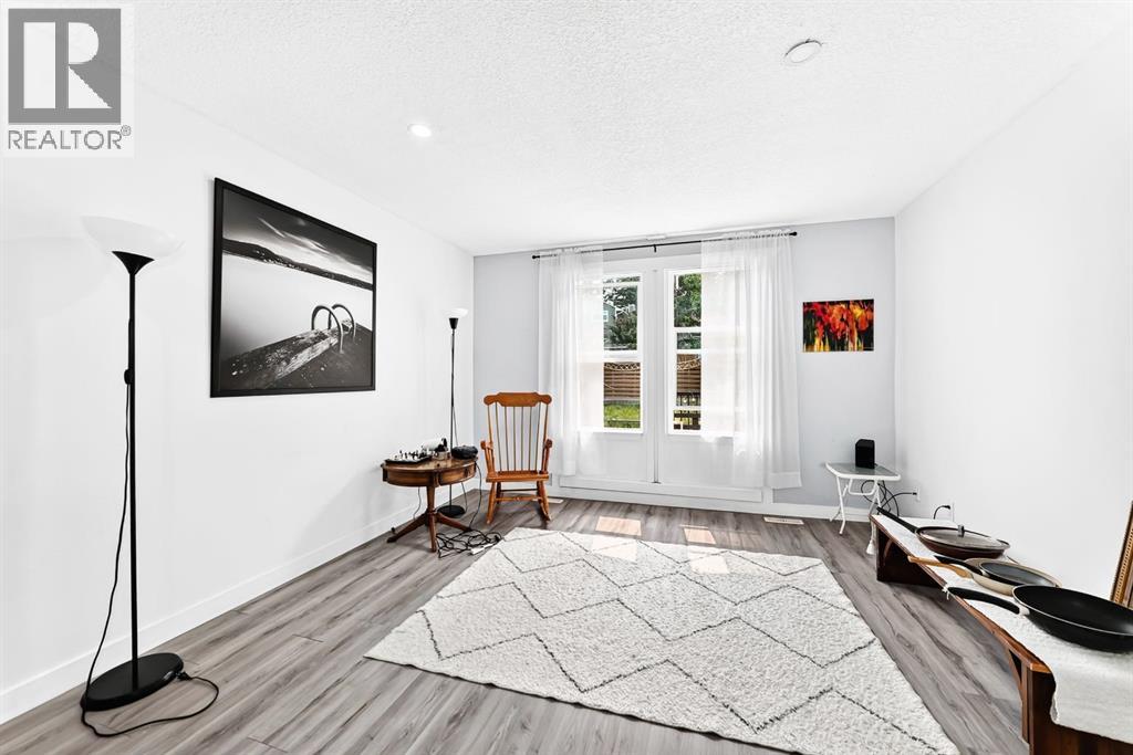 19 Berwick Crescent NW - 18