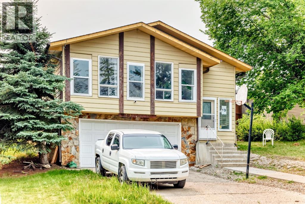 19 Berwick Crescent NW - 2