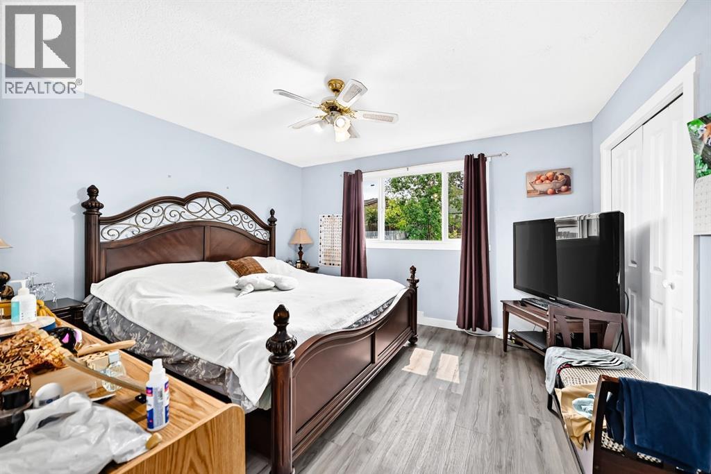 19 Berwick Crescent NW - 22