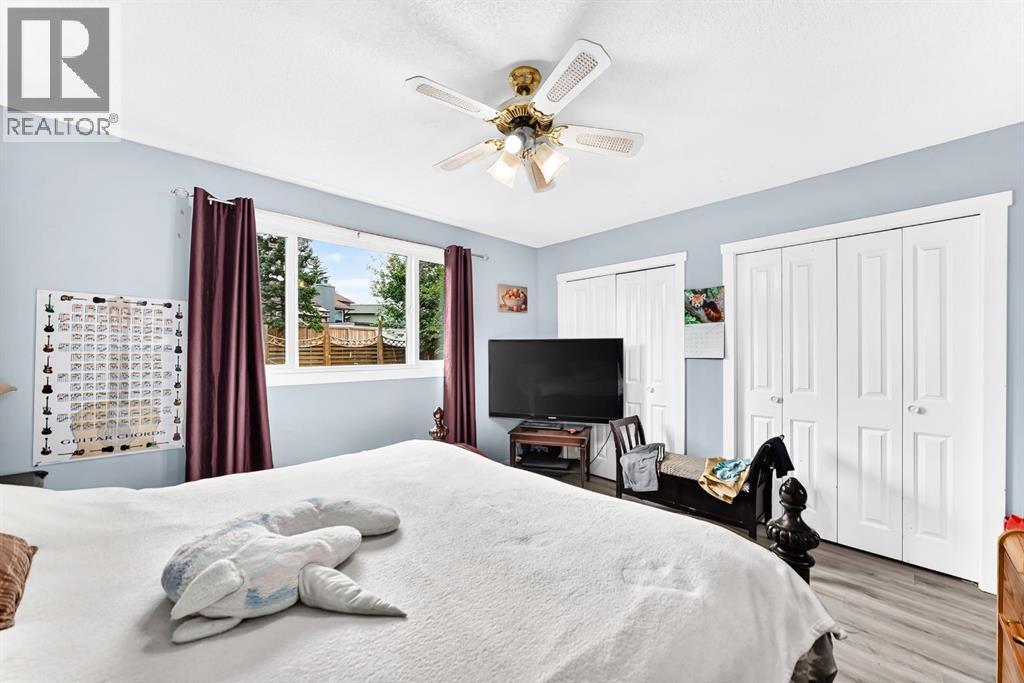 19 Berwick Crescent NW - 23