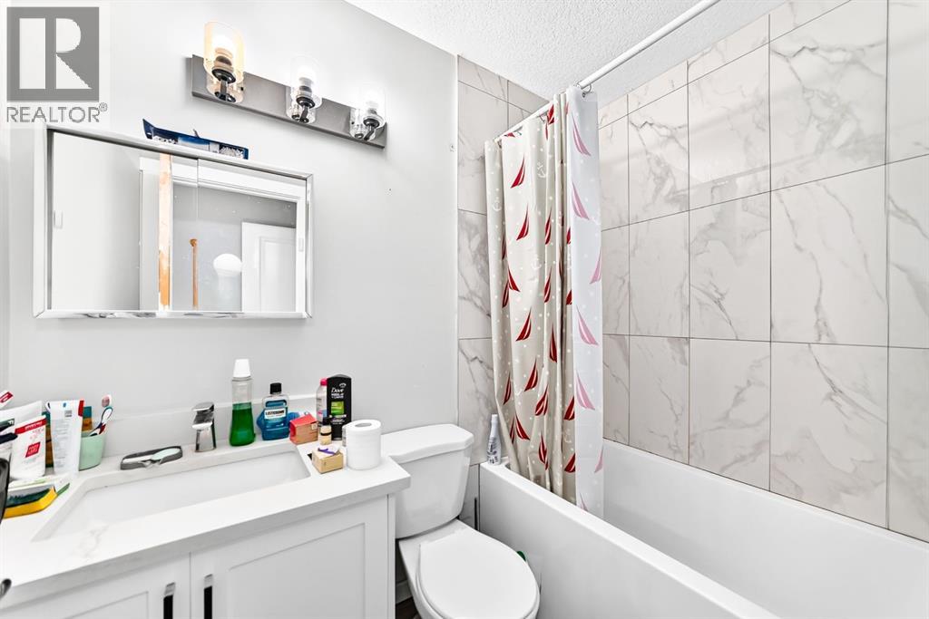 19 Berwick Crescent NW - 25