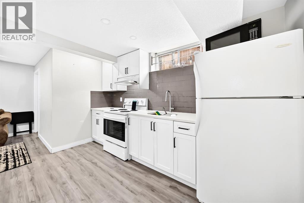 19 Berwick Crescent NW - 36