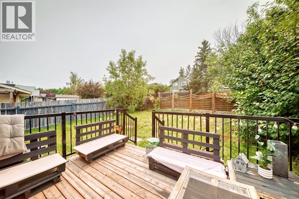 19 Berwick Crescent NW - 46