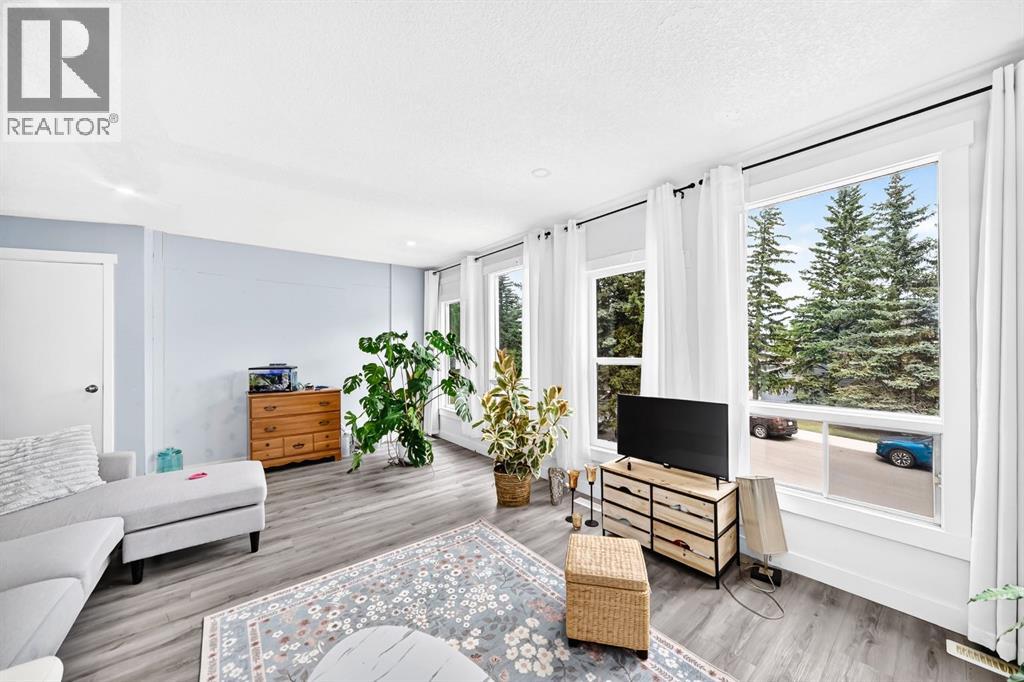 19 Berwick Crescent NW - 8