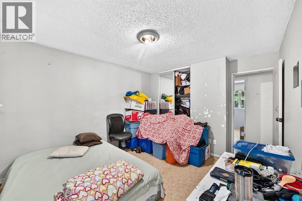 4940 Rundlewood Road NE - 11