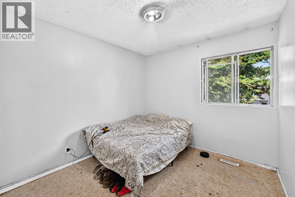 4940 Rundlewood Road NE - 13