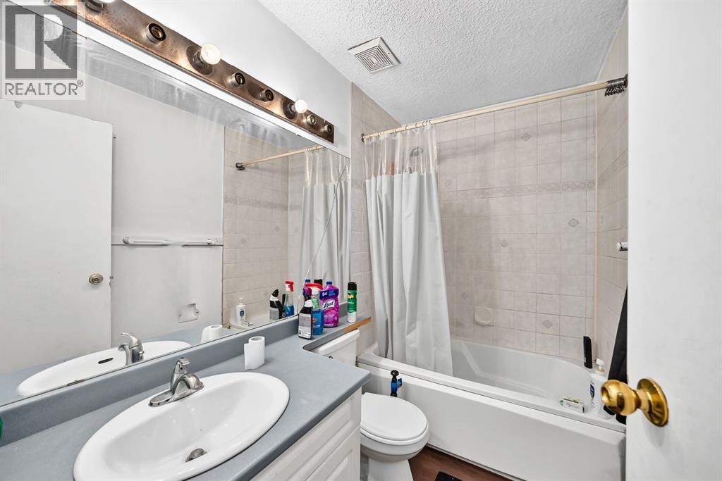 4940 Rundlewood Road NE - 15