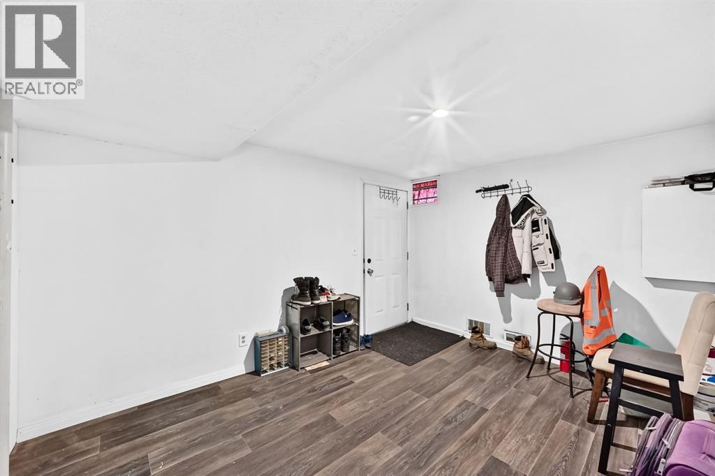 4940 Rundlewood Road NE - 20