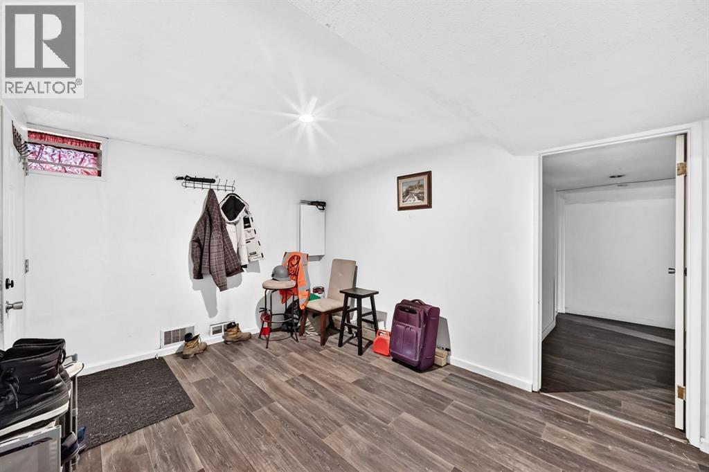 4940 Rundlewood Road NE - 21